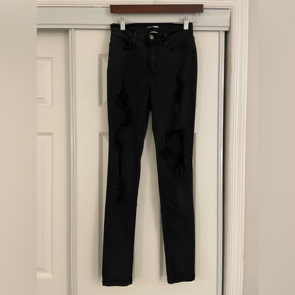Fashion Nova Black Ripped High-Waisted Skinny Jeans Size 5 - Picture 2 of 6